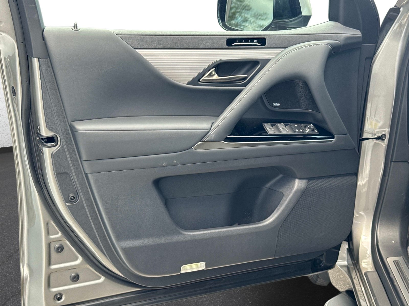 New 2026 Lexus LX 700h F Sport w/ Accessory Package (Z1) AWD/4WD image 19