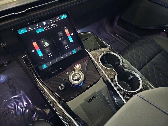 Used 2026 Cadillac Escalade IQ Sport 1 w/ LPO, ONYX Package AWD/4WD image 27