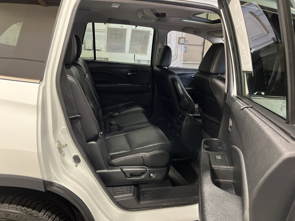 Used 2020 Honda Pilot Touring image 32