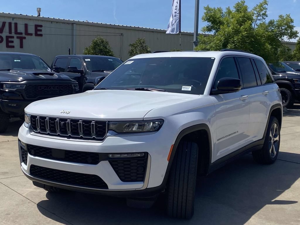 New 2026 Jeep Grand Cherokee Limited w/ Luxury Tech Group II AWD/4WD image 33
