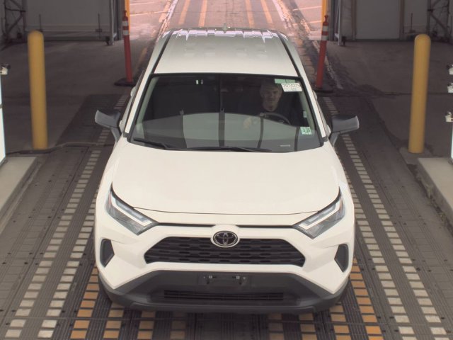 Used 2025 Toyota RAV4 LE AWD/4WD image 2