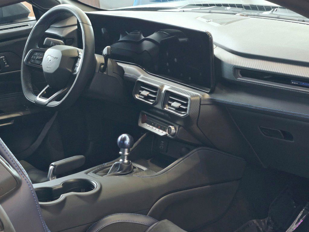 New 2025 Ford Mustang Dark Horse image 9