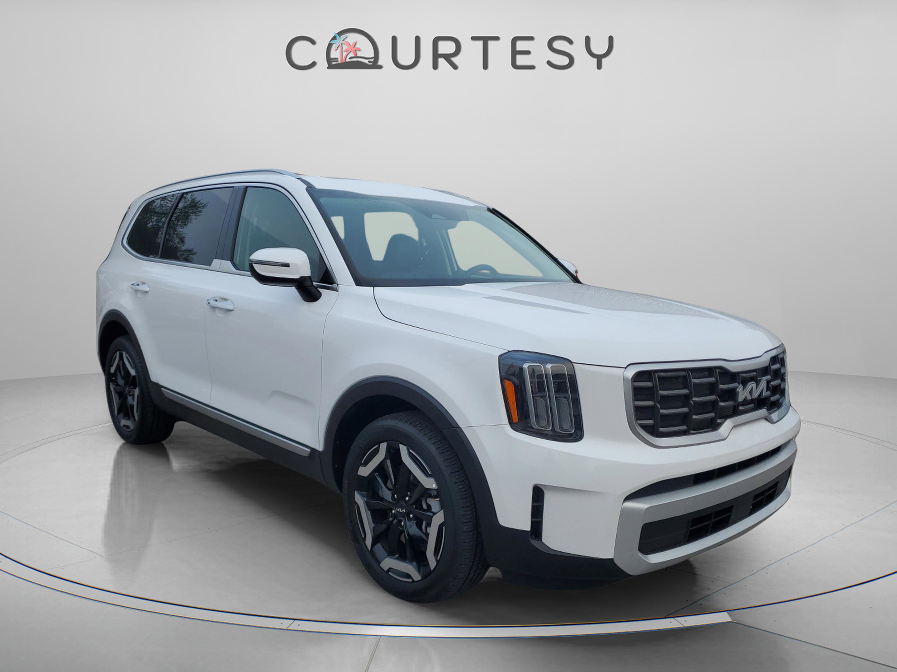 Certified 2025 Kia Telluride S image 6
