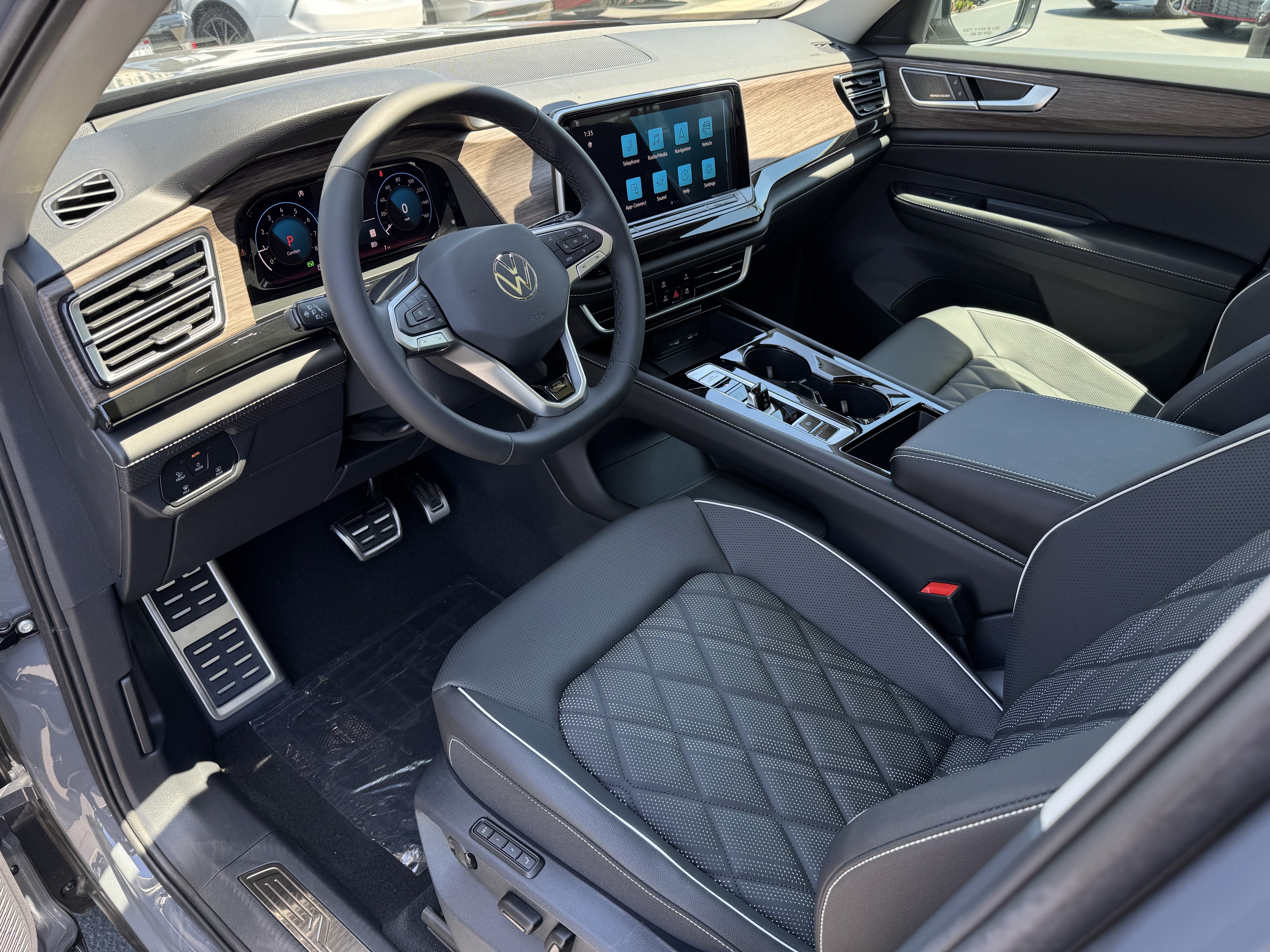 New 2026 Volkswagen Atlas SEL Premium R-Line AWD/4WD image 15