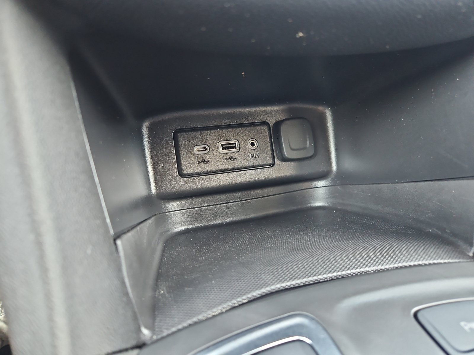 Used 2023 Chevrolet Equinox LT w/ LPO, Floor Liner Package AWD/4WD image 20