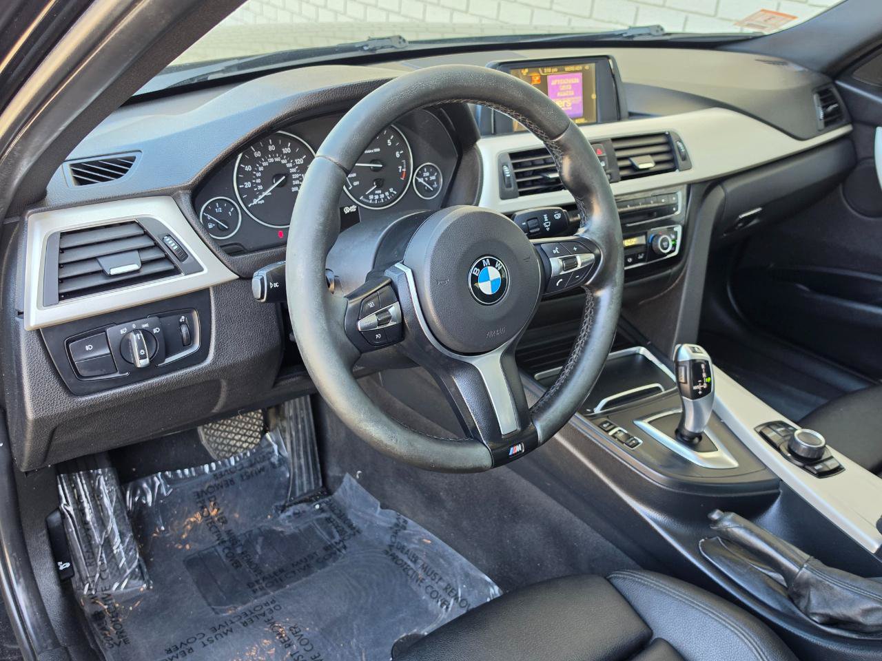 Used 2016 BMW 320i xDrive Sedan AWD/4WD image 9