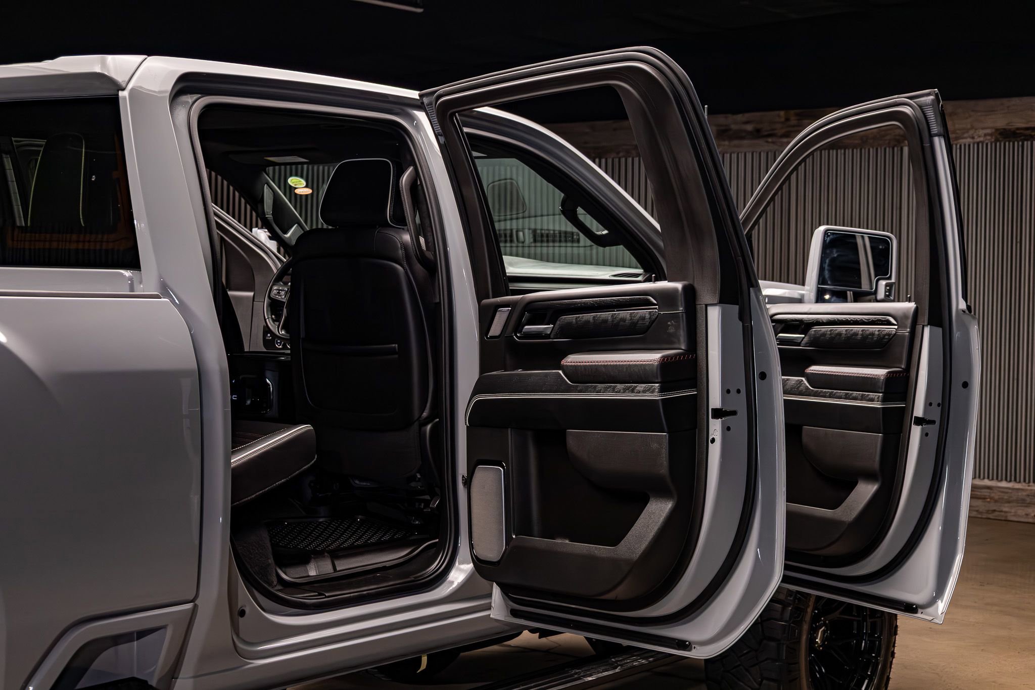 Used 2025 GMC Sierra 2500 AT4X image 34