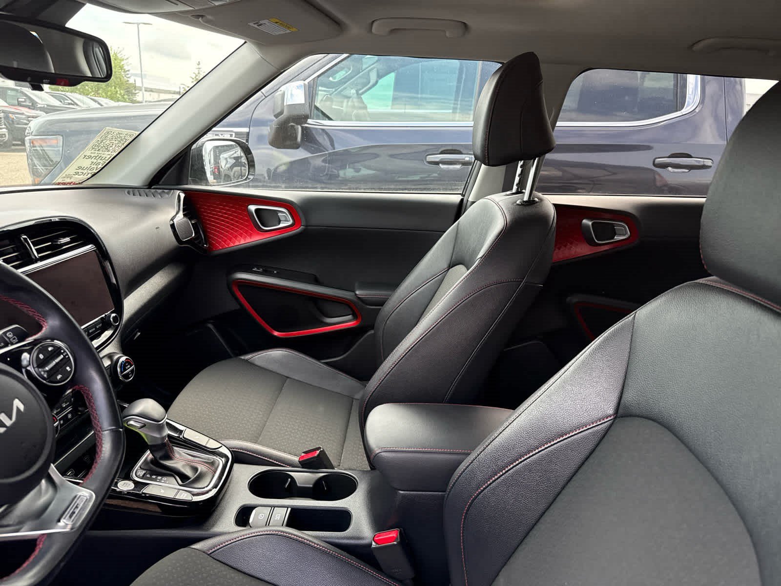 Used 2023 Kia Soul GT-Line w/ GT-Line Technology Package FWD image 4