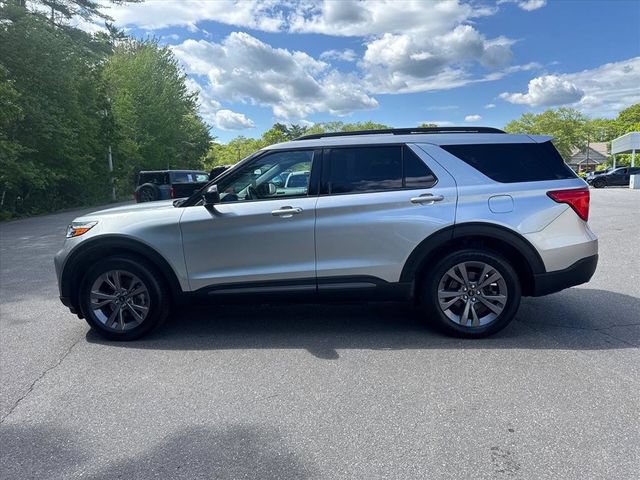 Used 2022 Ford Explorer XLT w/ Equipment Group 202A AWD/4WD image 8