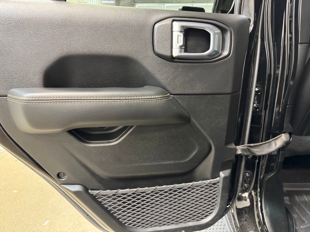 Used 2021 Jeep Wrangler Unlimited Sahara image 15