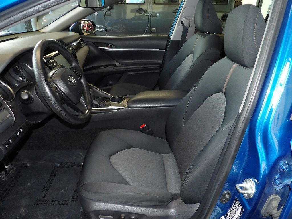 Used 2019 Toyota Camry LE image 25