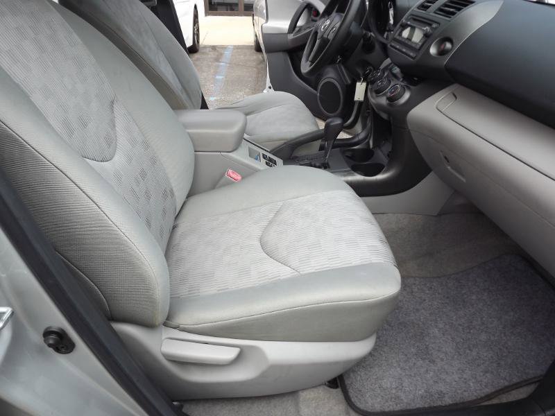 Used 2012 Toyota RAV4 FWD w/ Value Pkg image 26