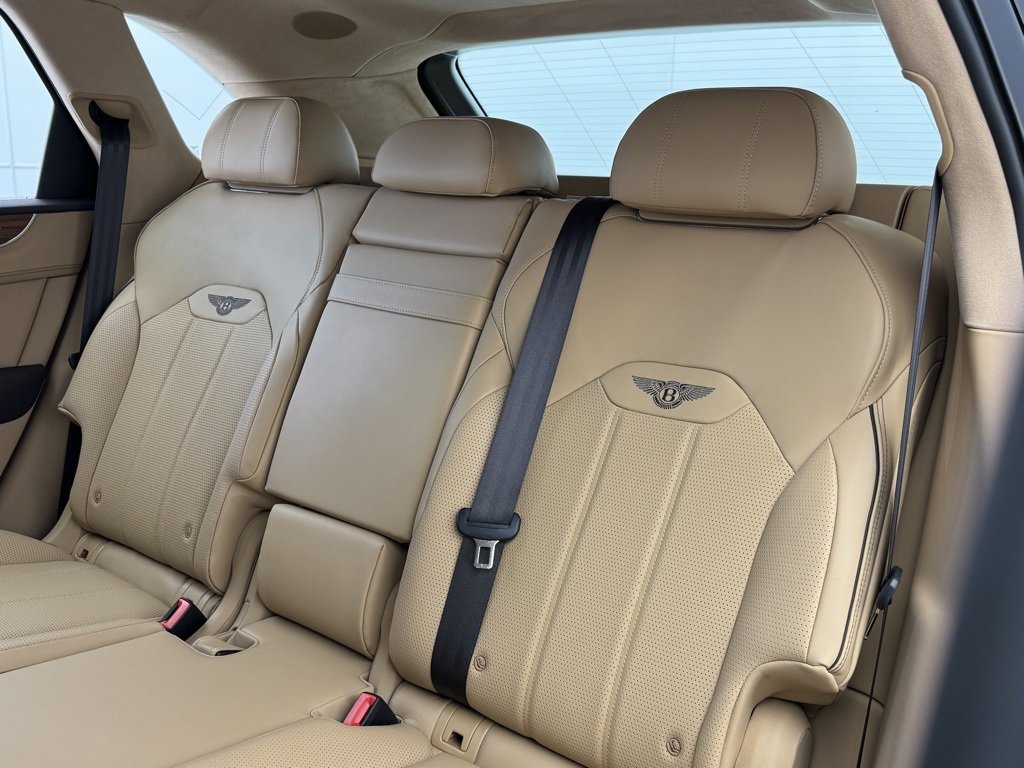 New 2024 Bentley Bentayga Plug-In Hybrid image 28