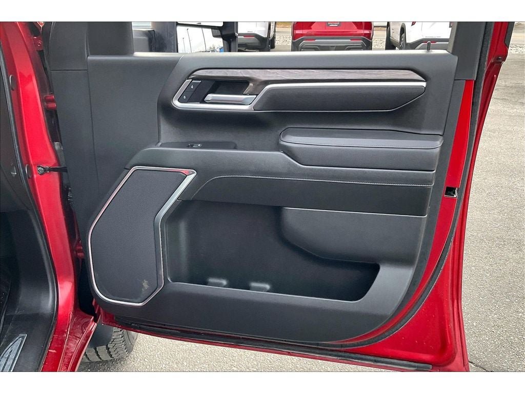 Used 2025 Chevrolet Silverado 3500 LTZ AWD/4WD image 25