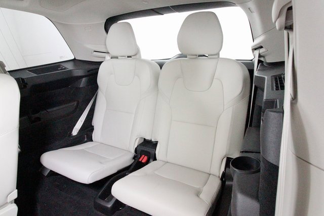 Certified 2024 Volvo XC90 B6 Plus image 23