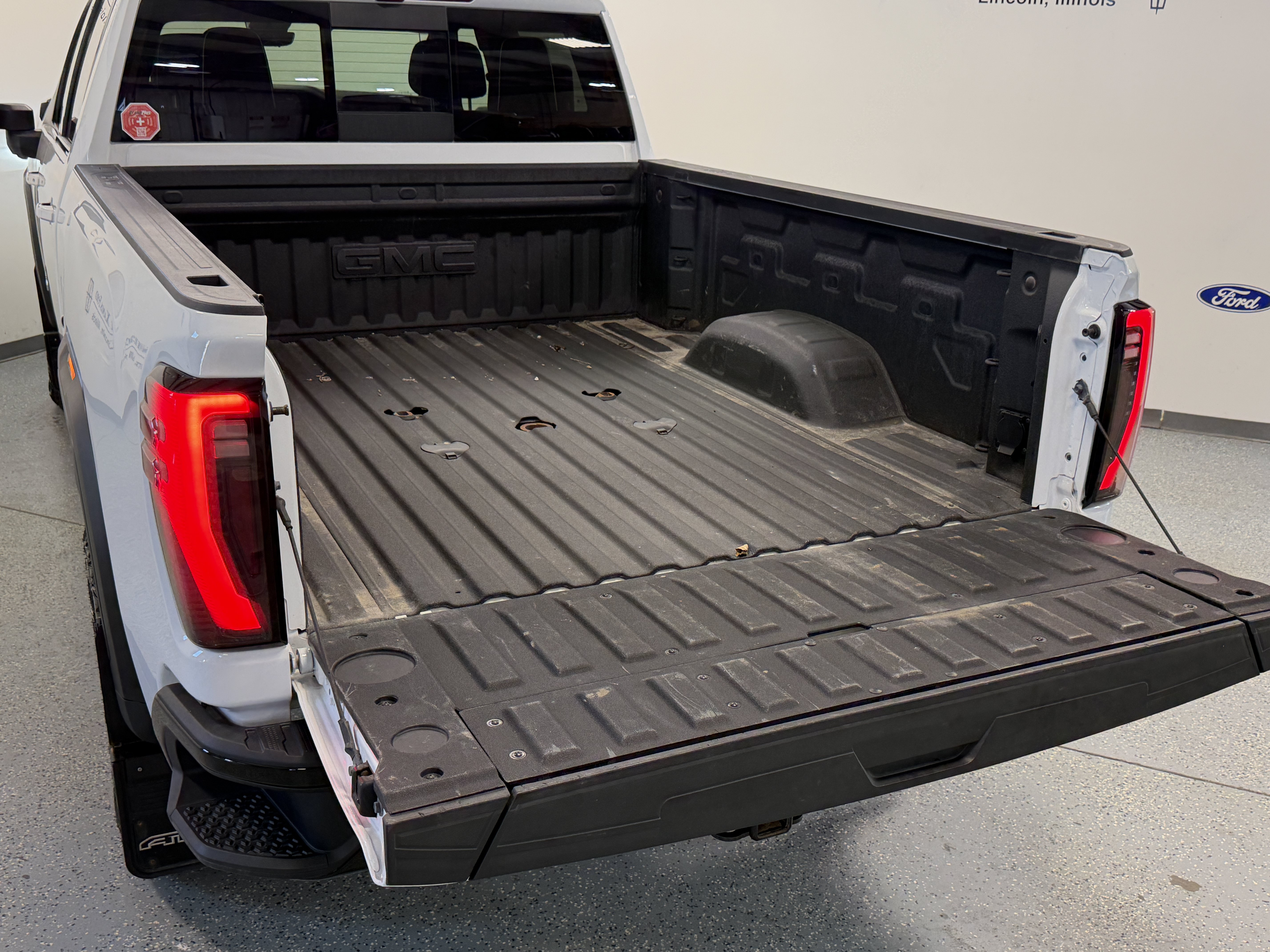Used 2025 GMC Sierra 2500 AT4X AWD/4WD image 28