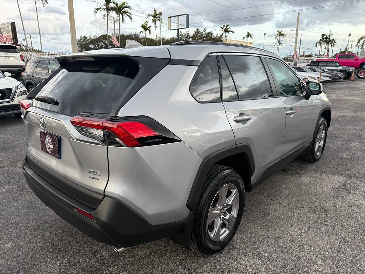 Used 2022 Toyota RAV4 XLE w/ Convenience Package AWD/4WD image 8