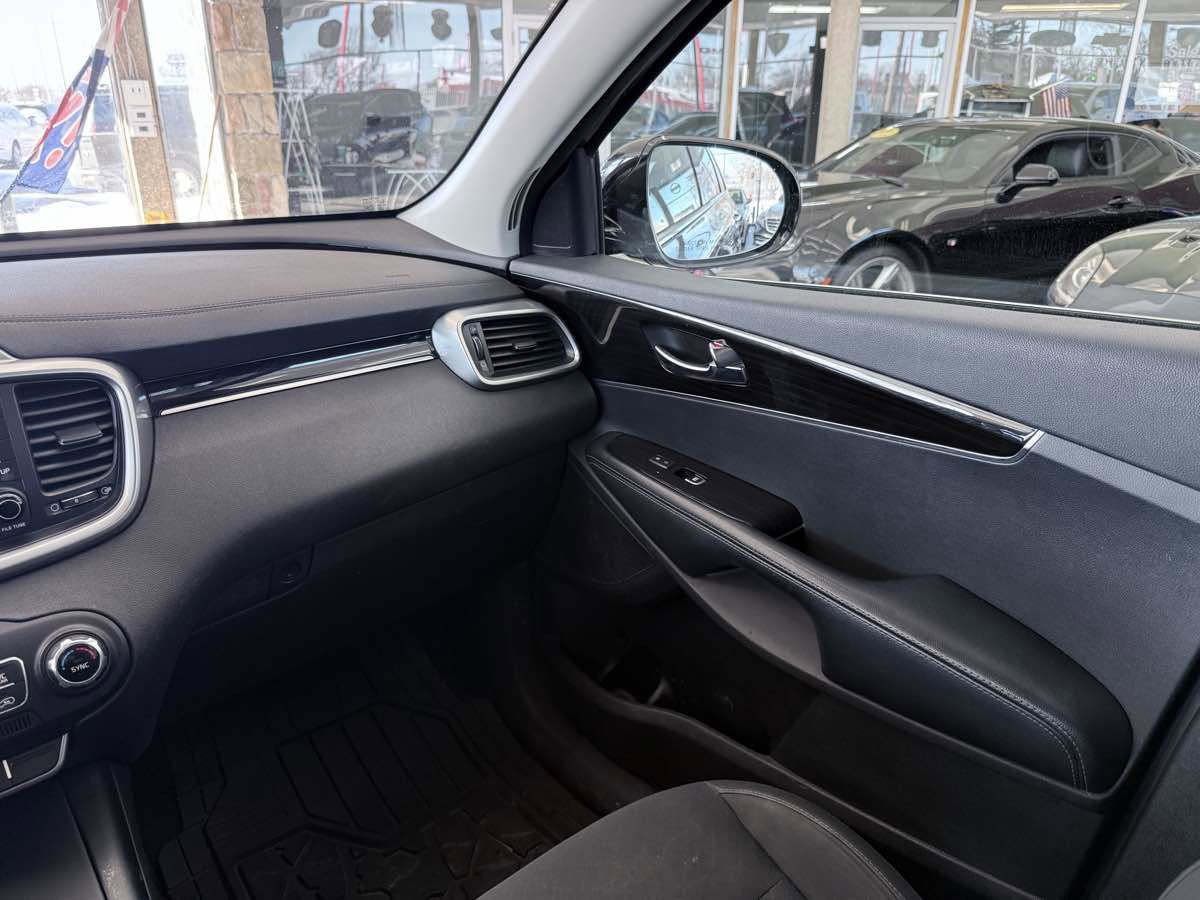 Used 2020 Kia Sorento S image 47