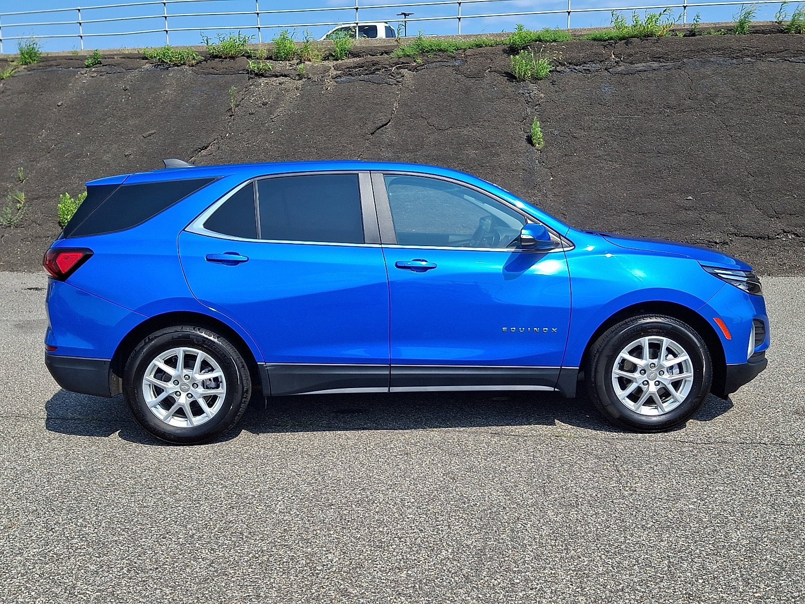 Used 2024 Chevrolet Equinox LT FWD image 7