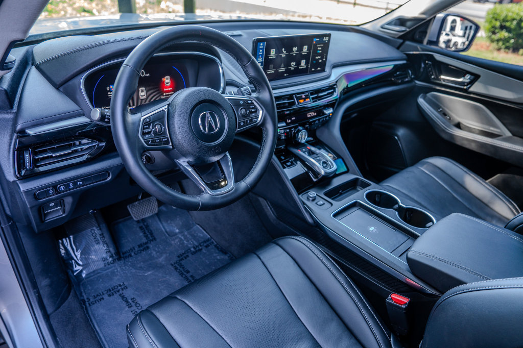 Used 2026 Acura MDX w/ Technology Package FWD image 4