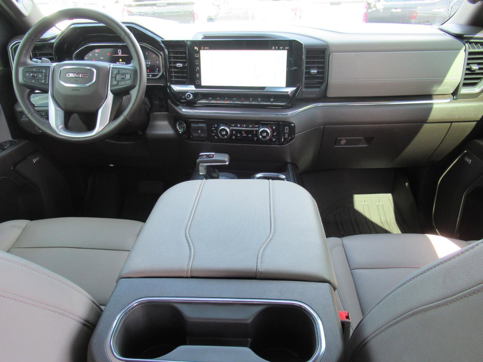 Used 2024 GMC Sierra 1500 SLT w/ SLT Premium Plus Package AWD/4WD image 11