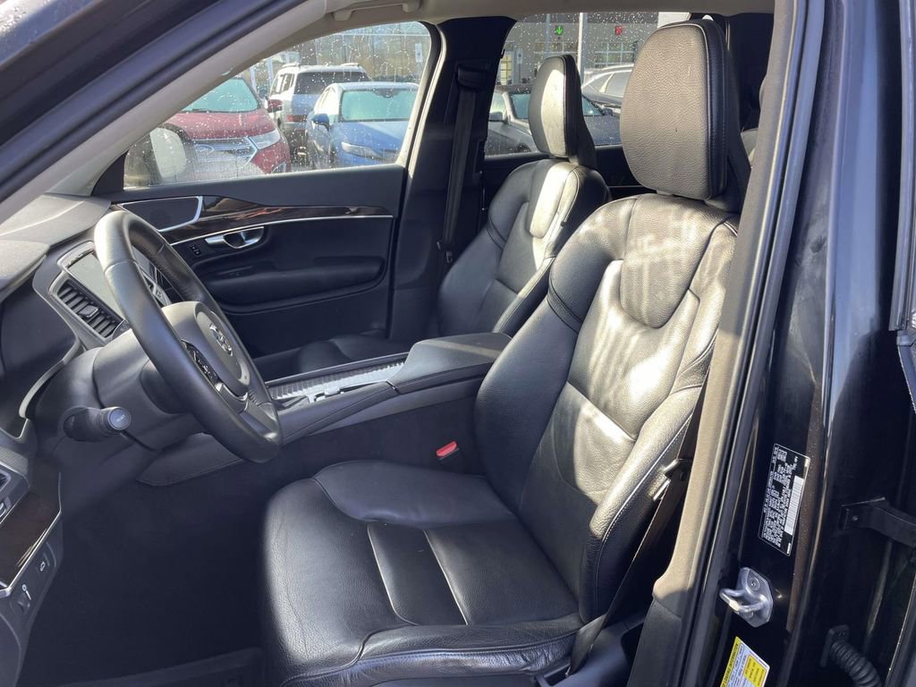 Used 2019 Volvo XC90 T6 Momentum w/ Advanced Package image 9