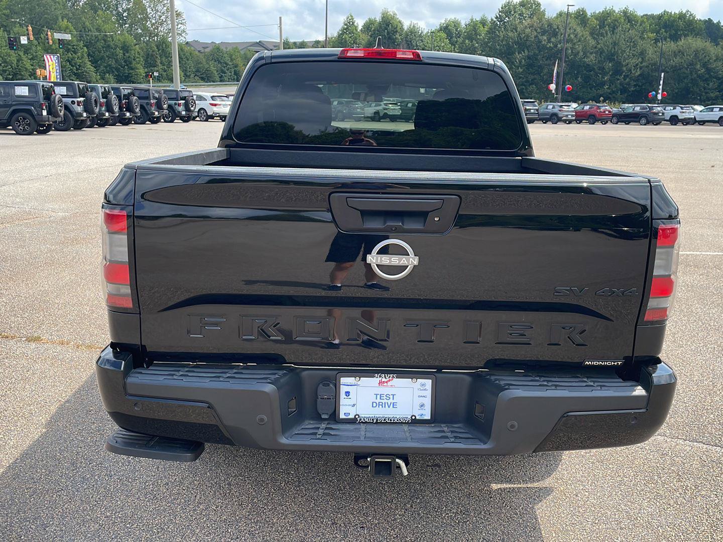 Used 2023 Nissan Frontier SV w/ Midnight Edition Package AWD/4WD image 4