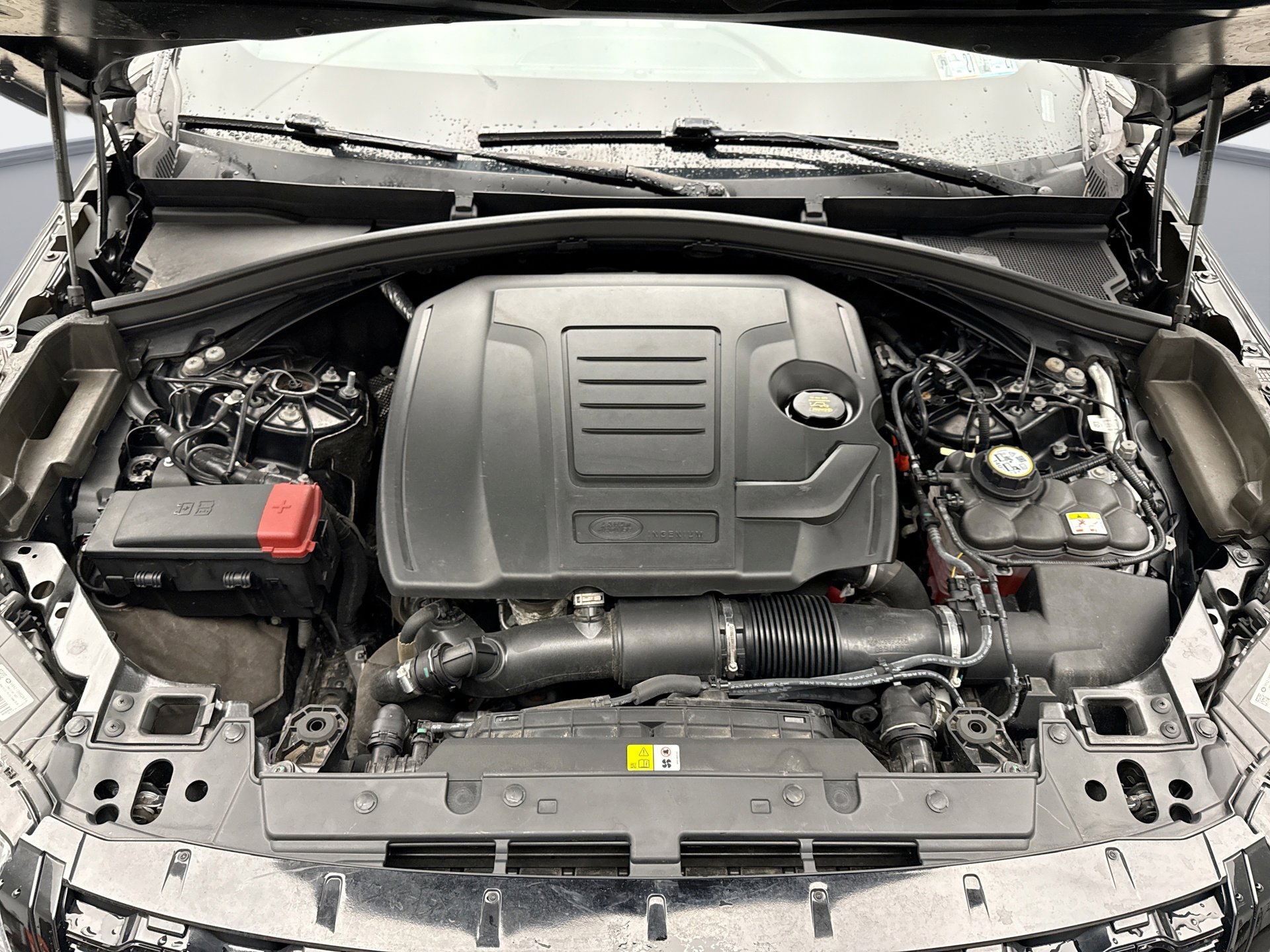 Used 2023 Land Rover Range Rover Velar R-Dynamic S image 28