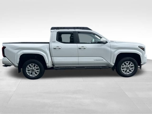 Certified 2024 Toyota Tacoma SR5 AWD/4WD image 6