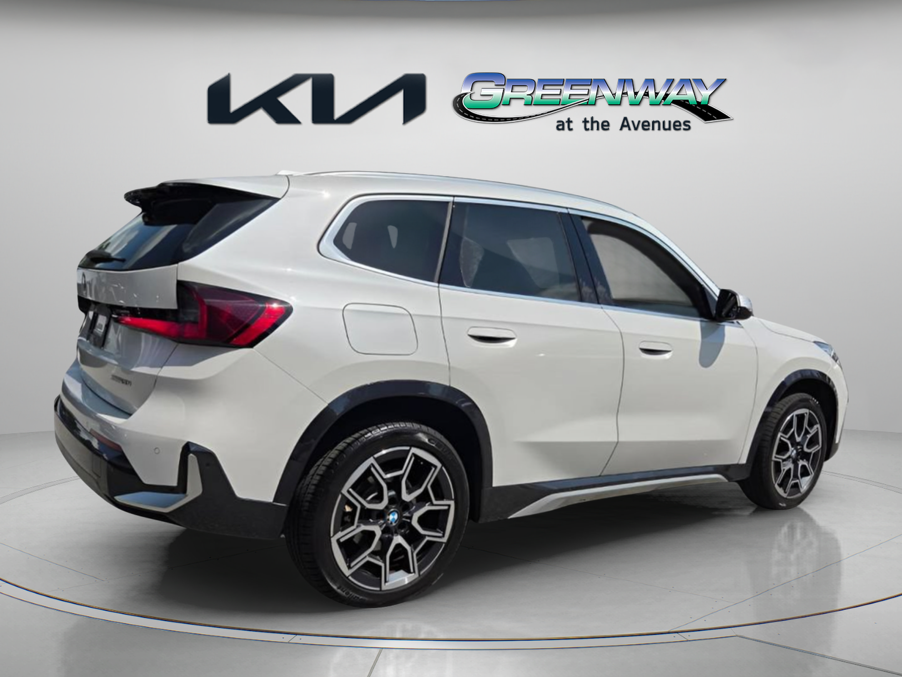 Used 2023 BMW X1 xDrive28i w/ Convenience Package AWD/4WD image 7