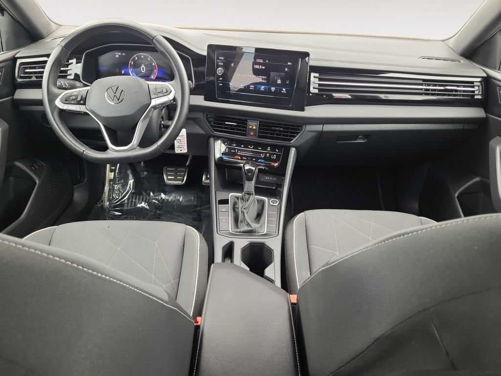 Used 2025 Volkswagen Jetta Sport FWD image 10