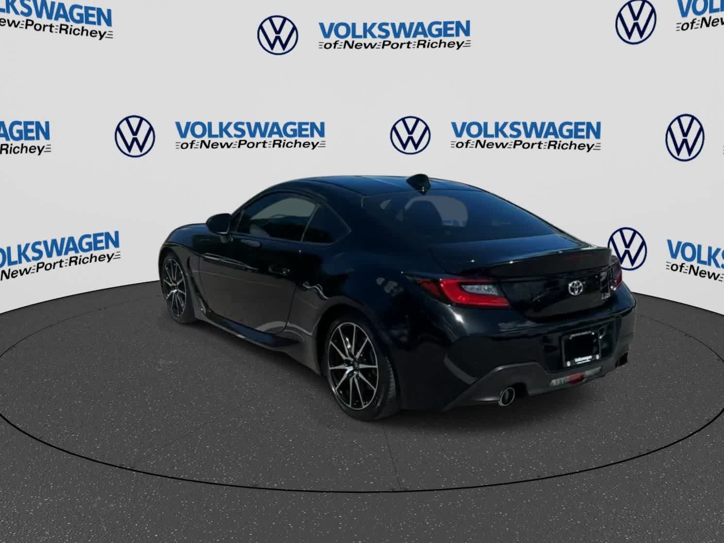 Used 2023 Toyota GR86 RWD image 6