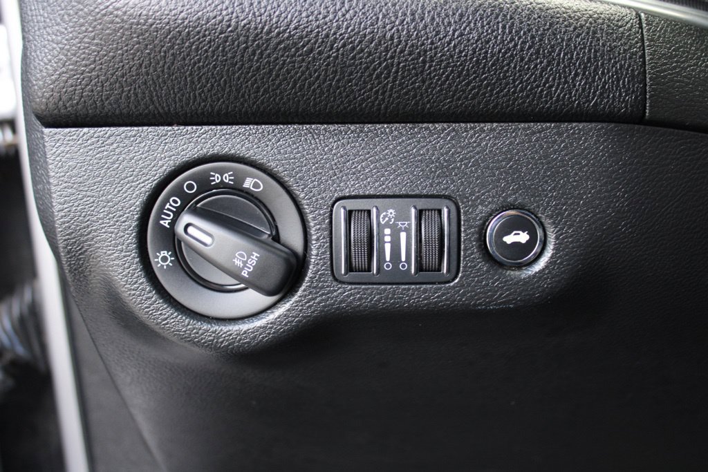 Used 2016 Dodge Challenger SXT Plus RWD image 22