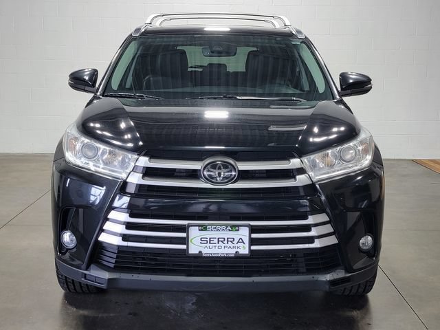 Used 2017 Toyota Highlander XLE AWD/4WD image 3