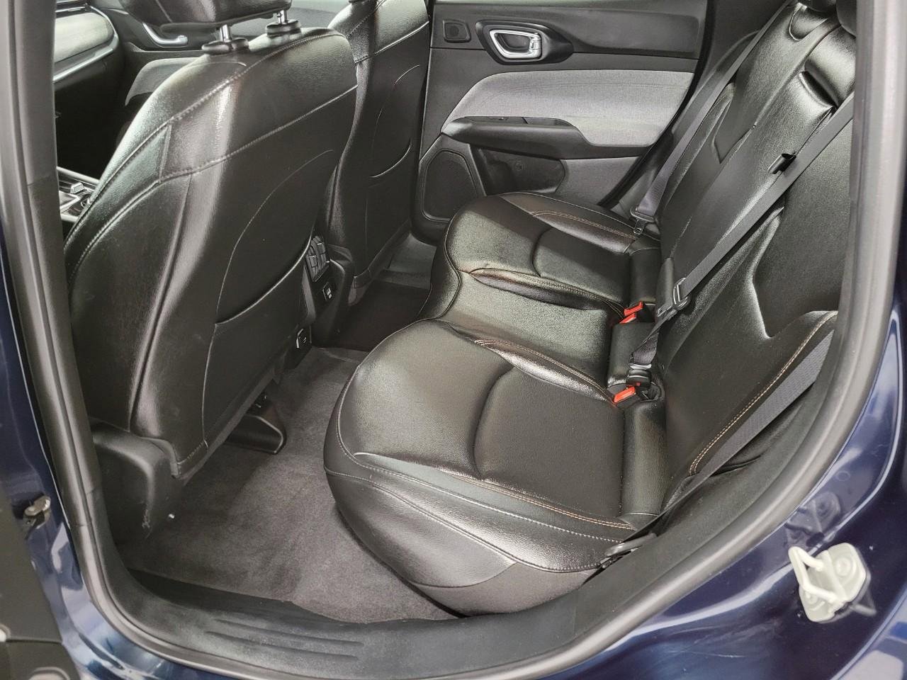 Used 2024 Jeep Compass Latitude w/ Sun and Sound Group AWD/4WD image 22