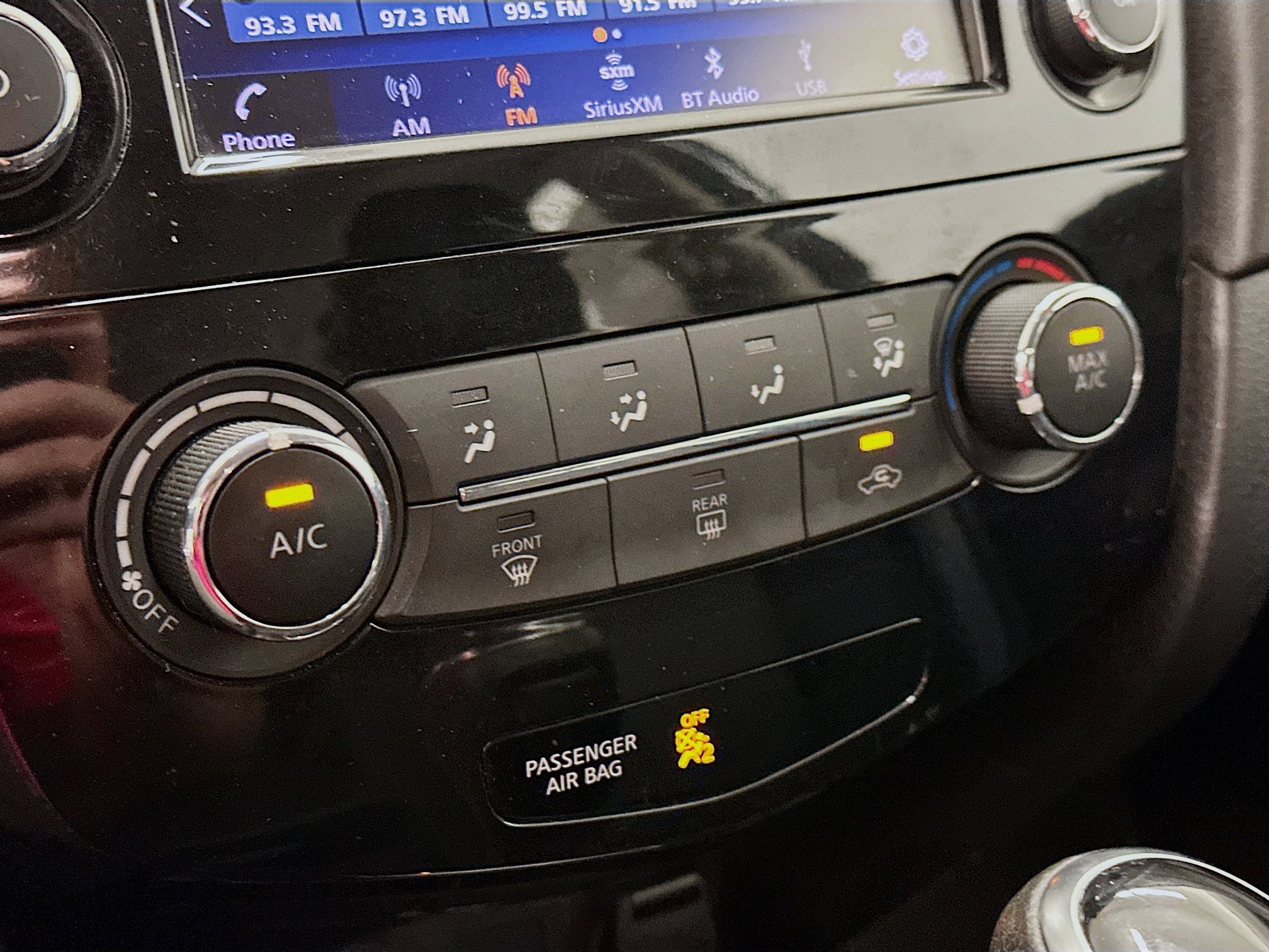 Used 2018 Nissan Rogue S AWD/4WD image 23