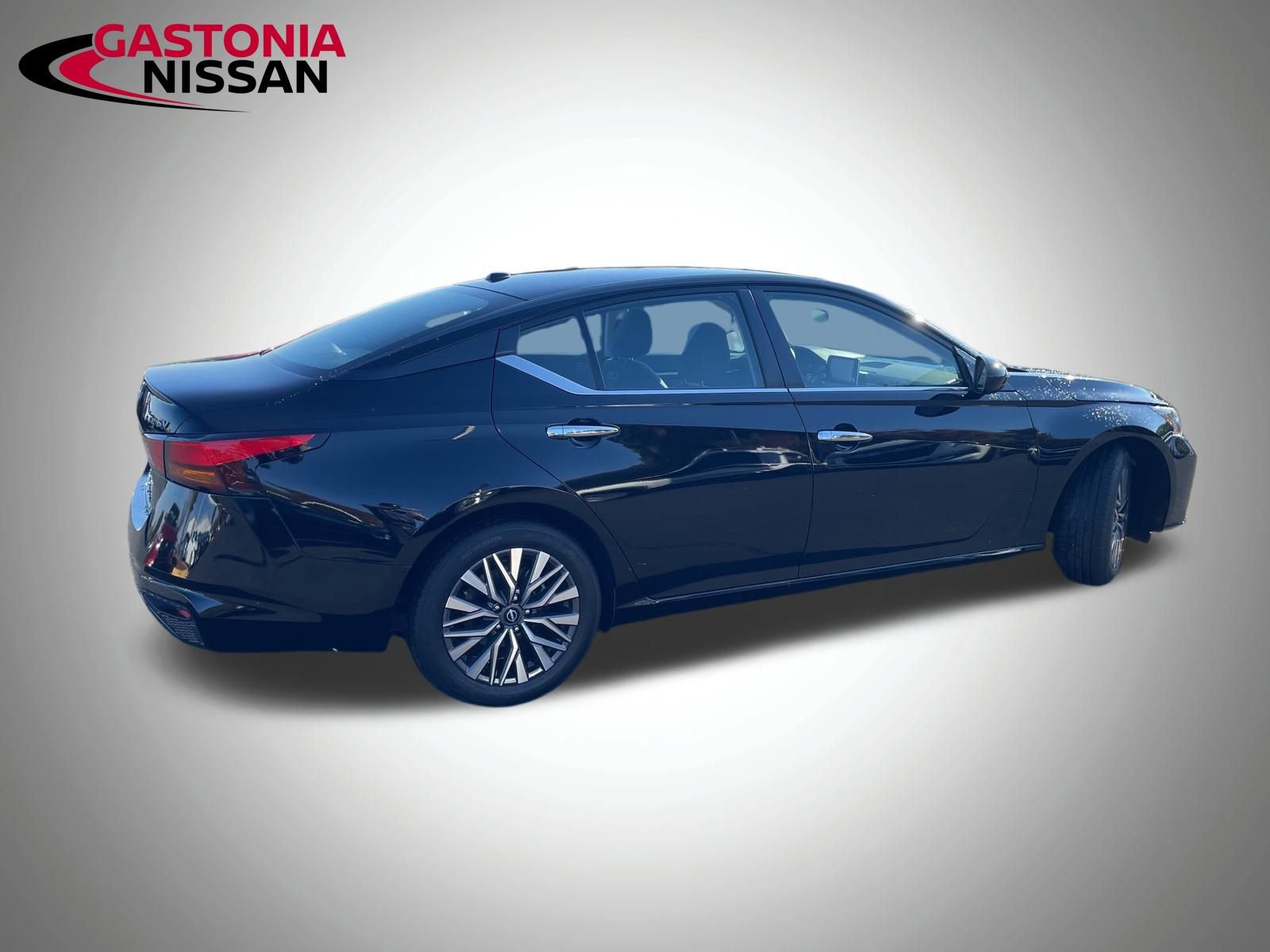 Used 2023 Nissan Altima 2.5 SV image 12