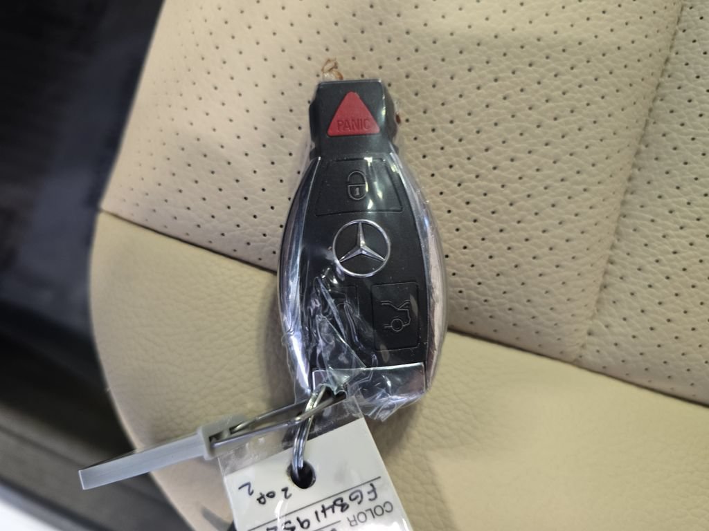 Used 2015 Mercedes-Benz GLK 350 4MATIC image 37