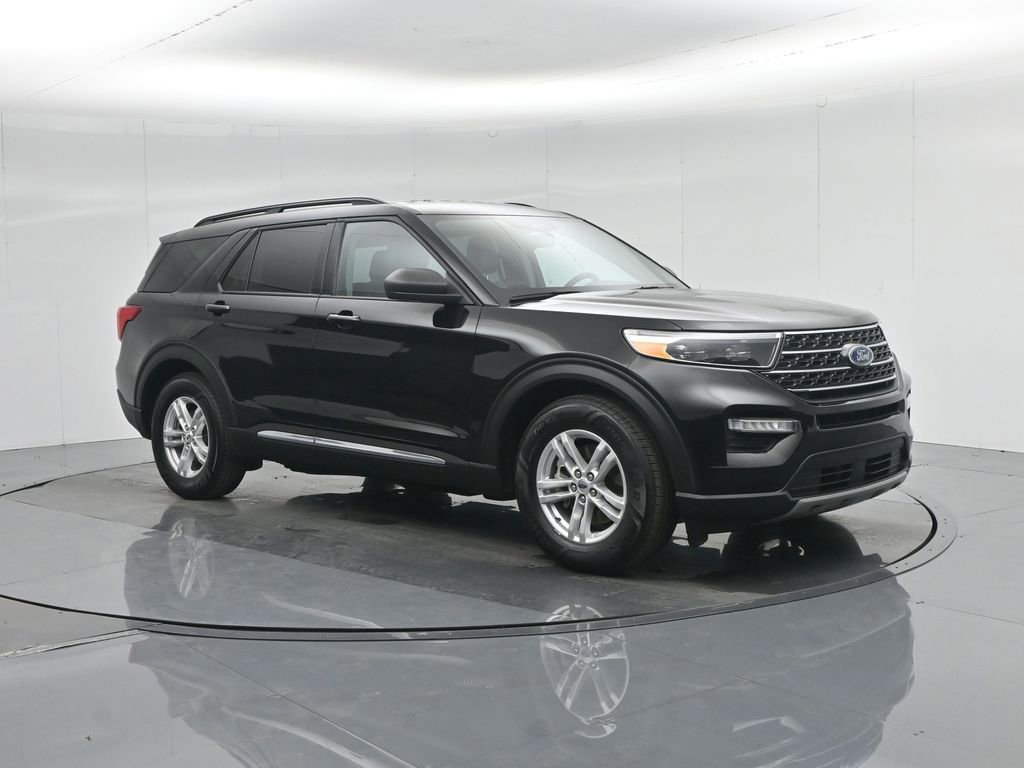 Certified 2022 Ford Explorer XLT w/ Equipment Group 202A image 37
