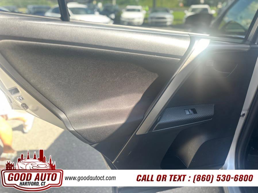 Used 2015 Toyota RAV4 LE image 11