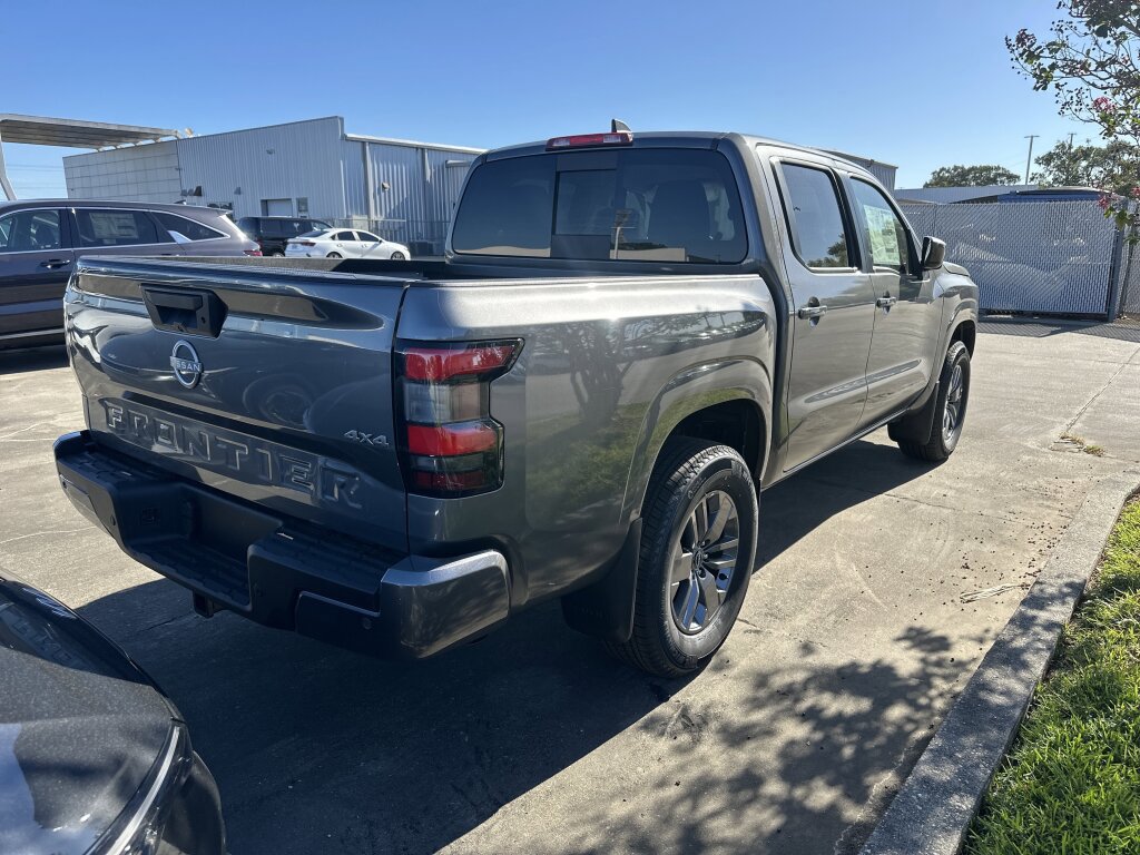 New 2026 Nissan Frontier SV image 2