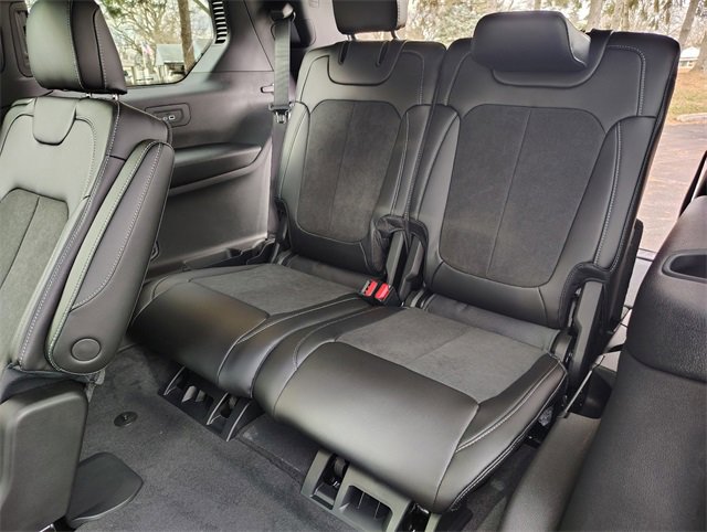 New 2025 Jeep Grand Cherokee L Laredo image 31