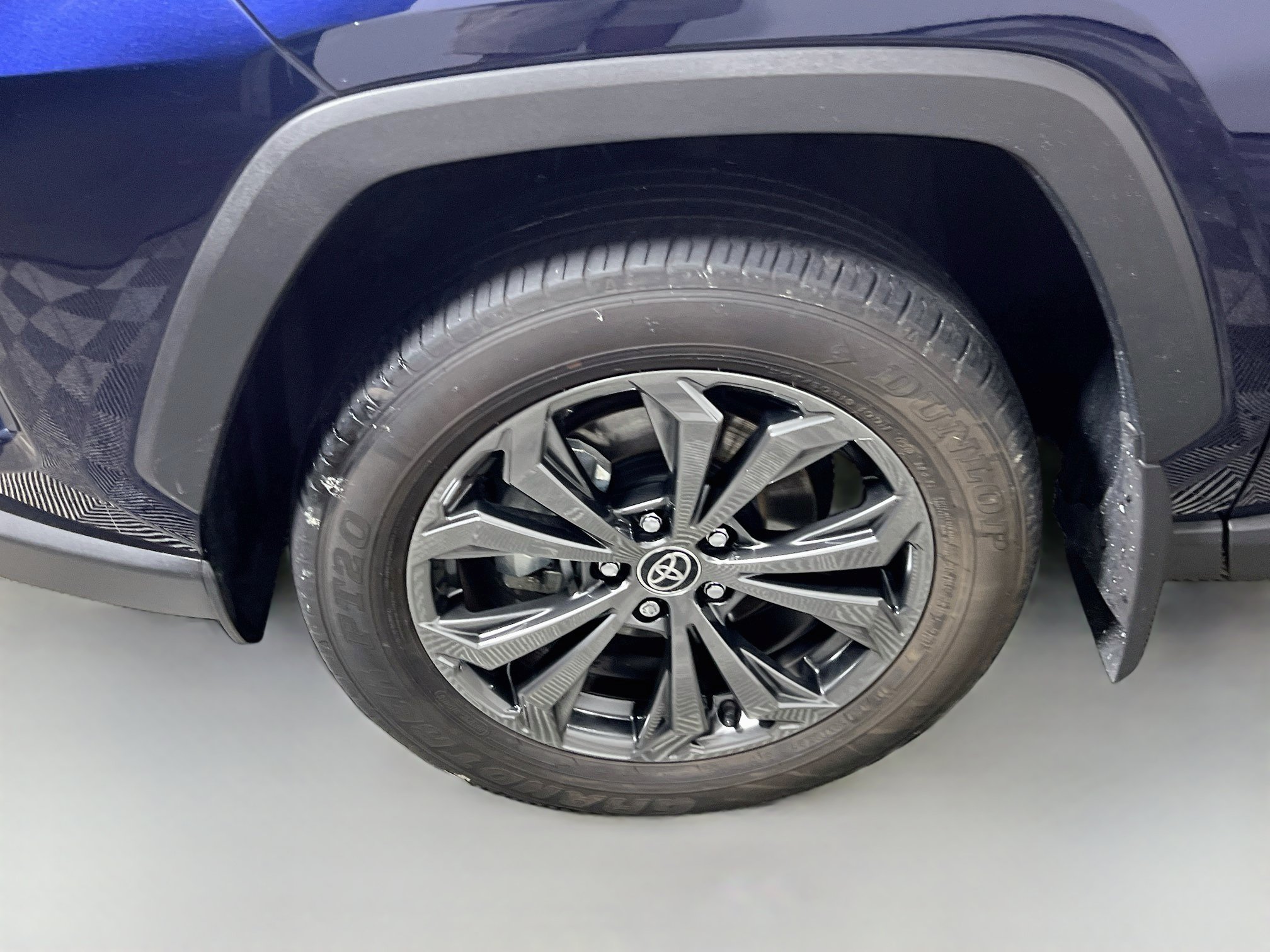 Used 2025 Toyota RAV4 XLE Premium w/ Weather Package AWD/4WD image 14