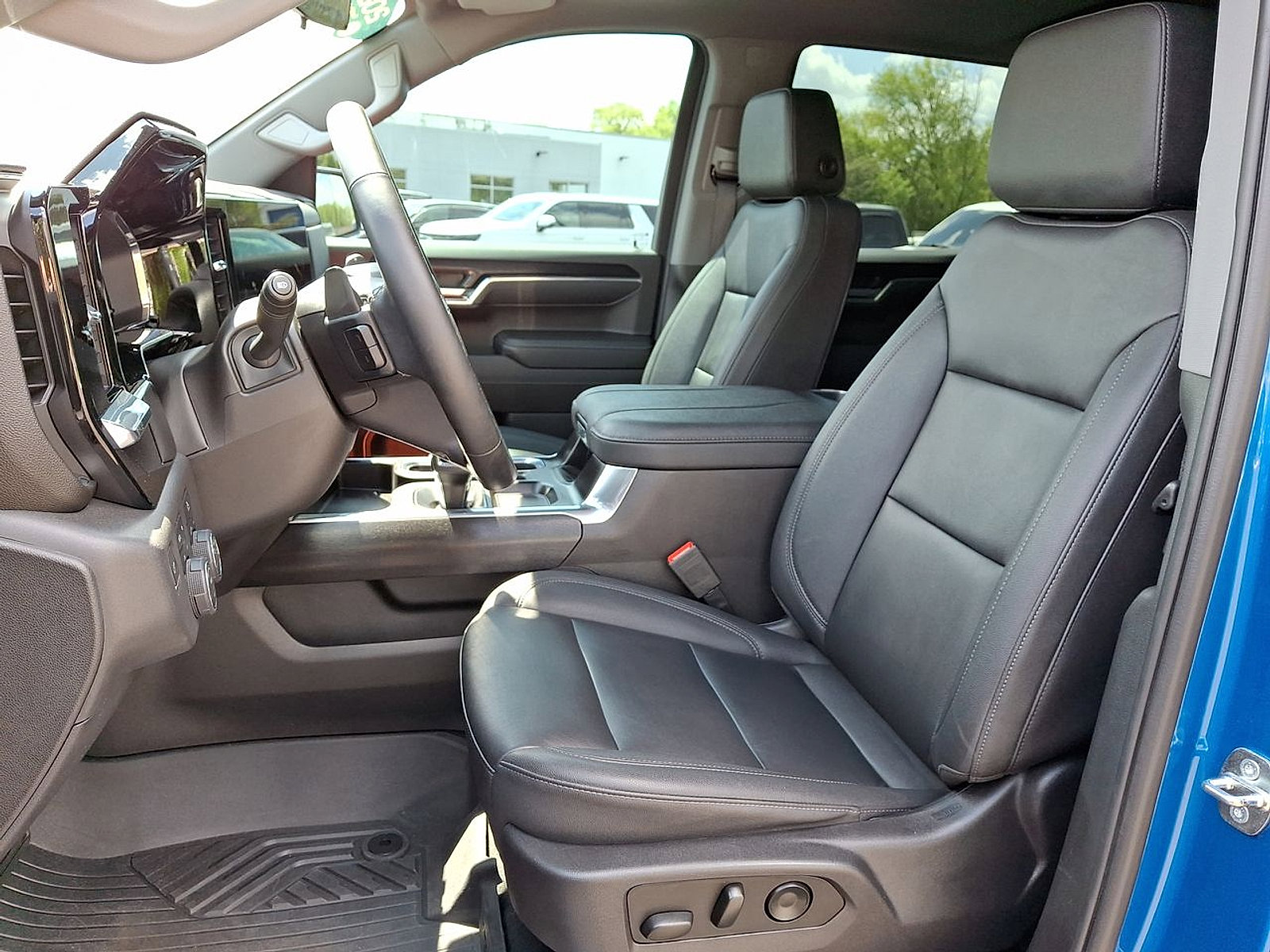 Certified 2023 Chevrolet Silverado 1500 LT Trail Boss w/ Convenience Package II AWD/4WD image 11
