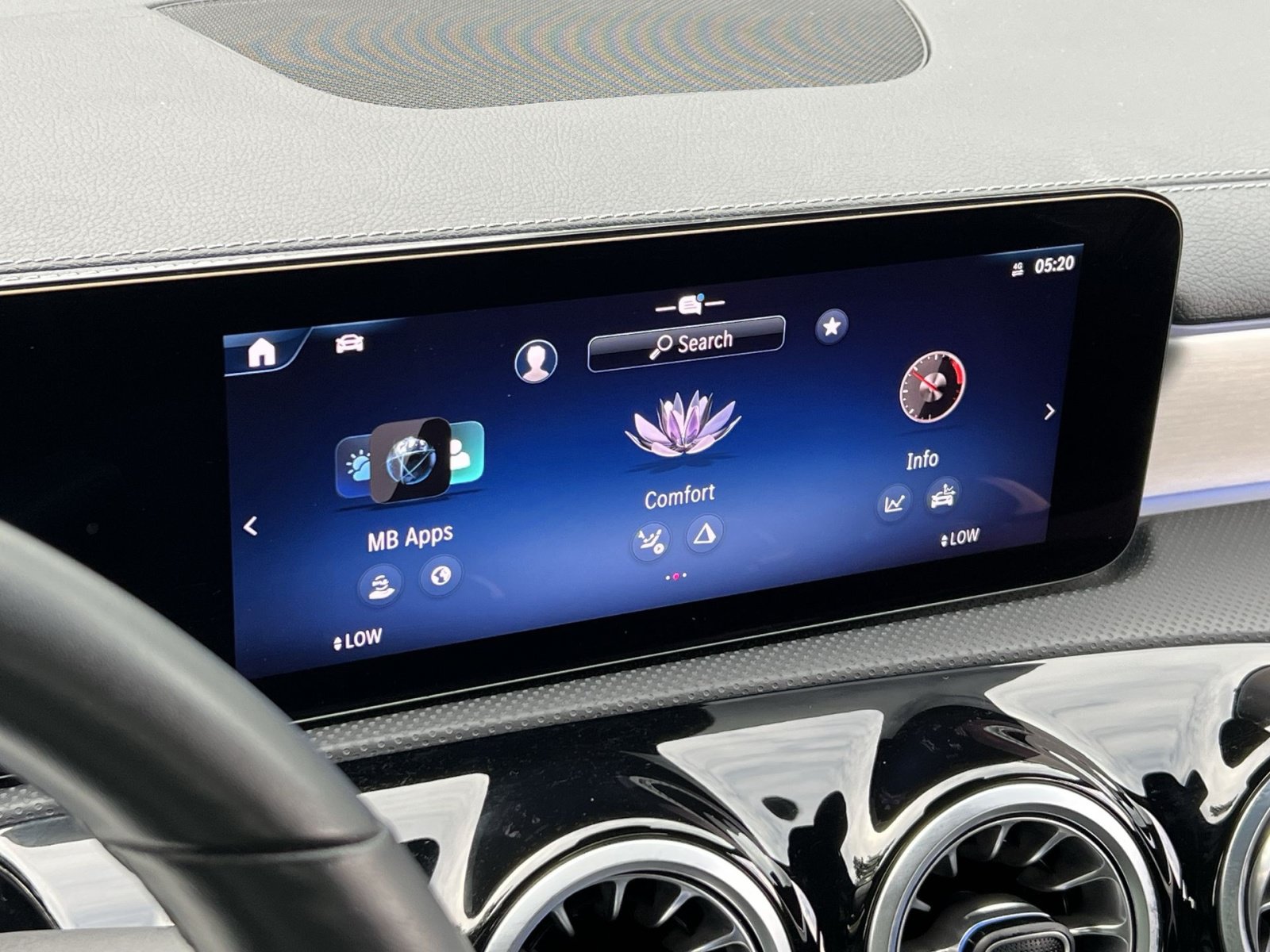 Certified 2025 Mercedes-Benz CLA 250 4MATIC image 25
