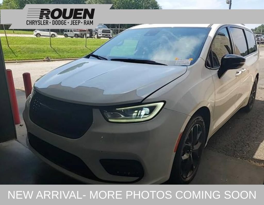 Used 2025 Chrysler Pacifica Limited