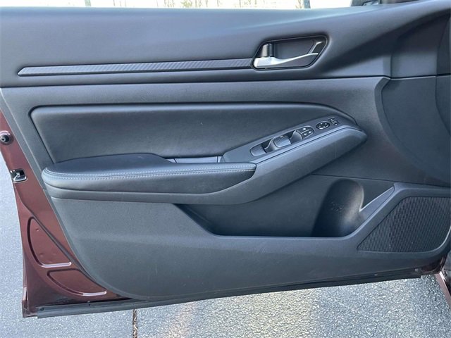 Used 2024 Nissan Altima 2.5 SV image 15