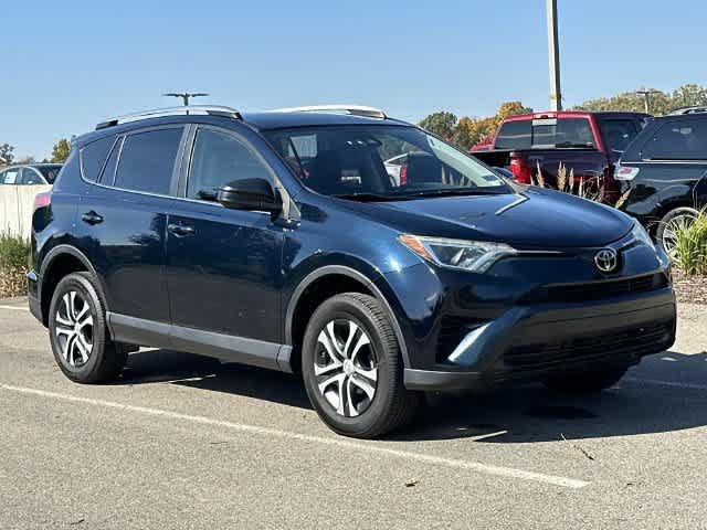 Used 2017 Toyota RAV4 LE AWD/4WD image 26
