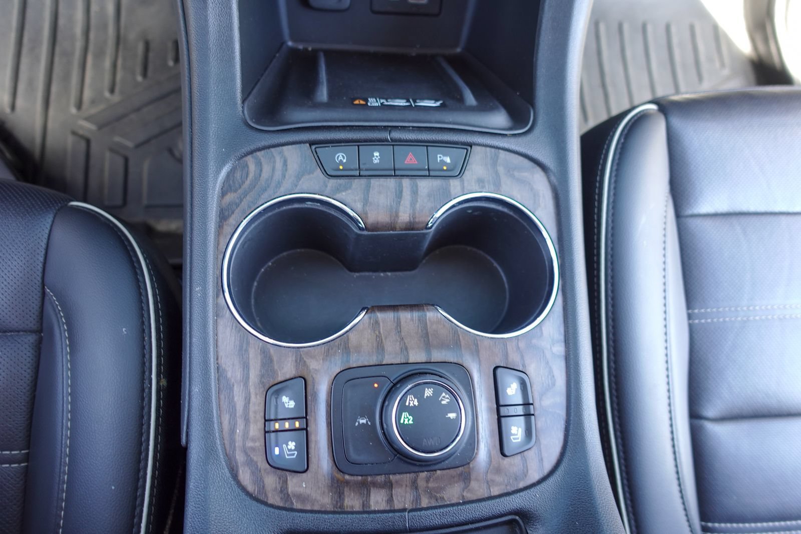 Used 2021 GMC Acadia Denali w/ Denali Ultimate Package AWD/4WD image 21