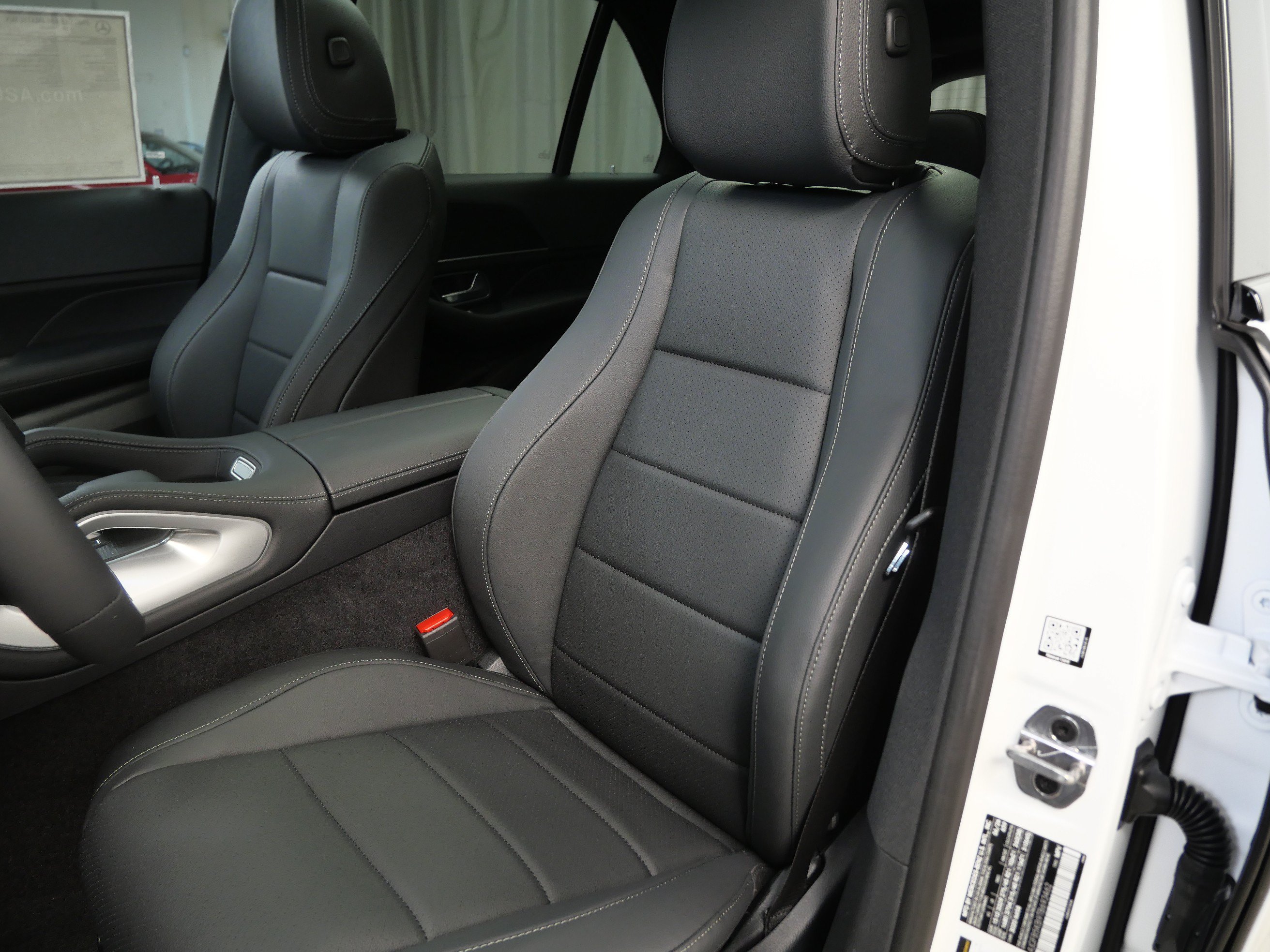 New 2026 Mercedes-Benz GLE 450 4MATIC image 3